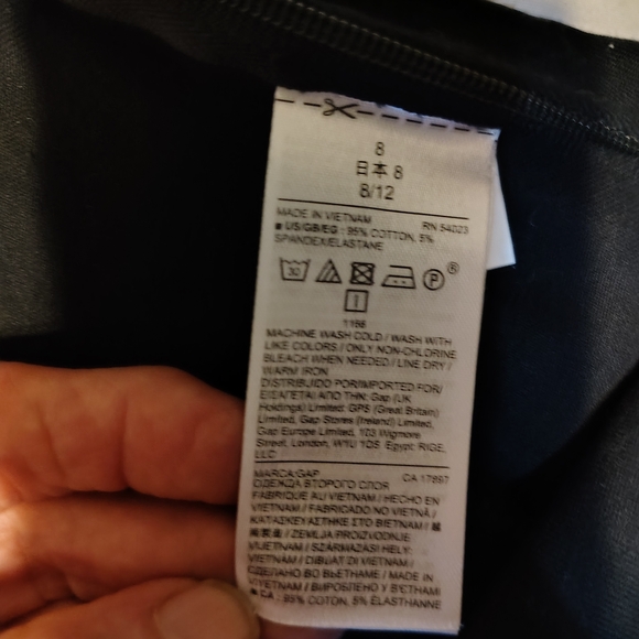 GAP Women's Black Shorts Size 8 - Picture 4 of 7